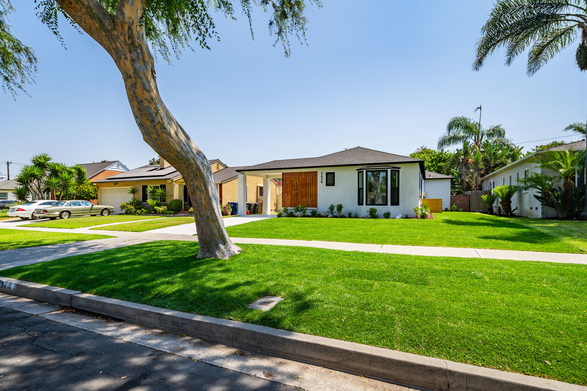 3434 Redondo Blvd Los Angeles, CA 90016