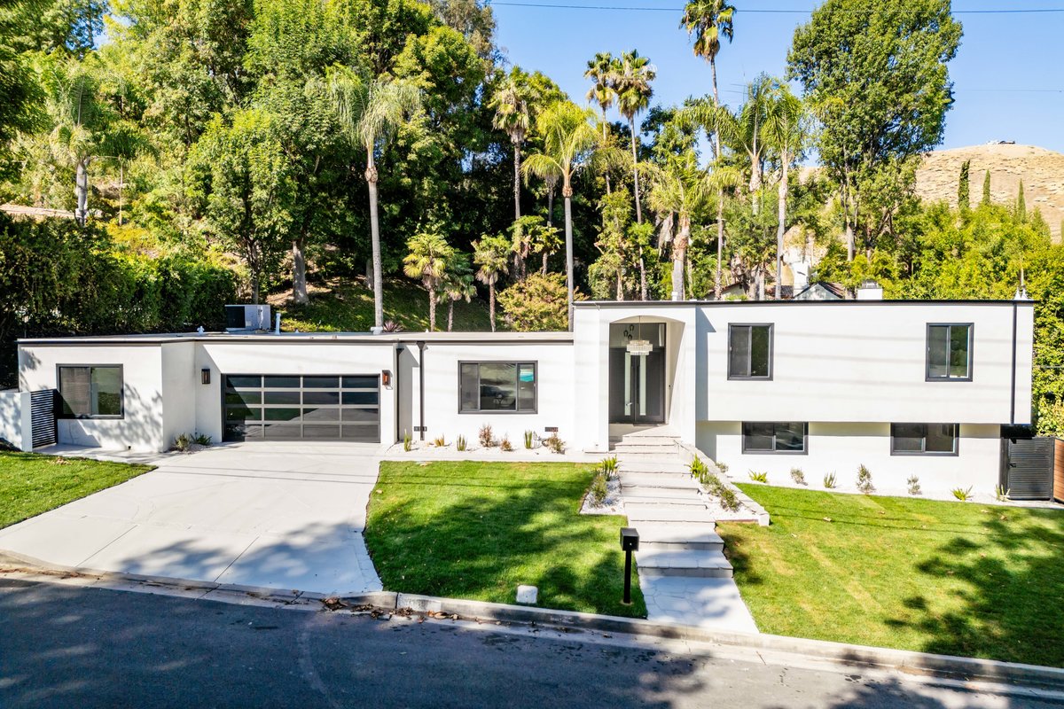 5155 Del Moreno Dr Woodland Hills, CA 91364