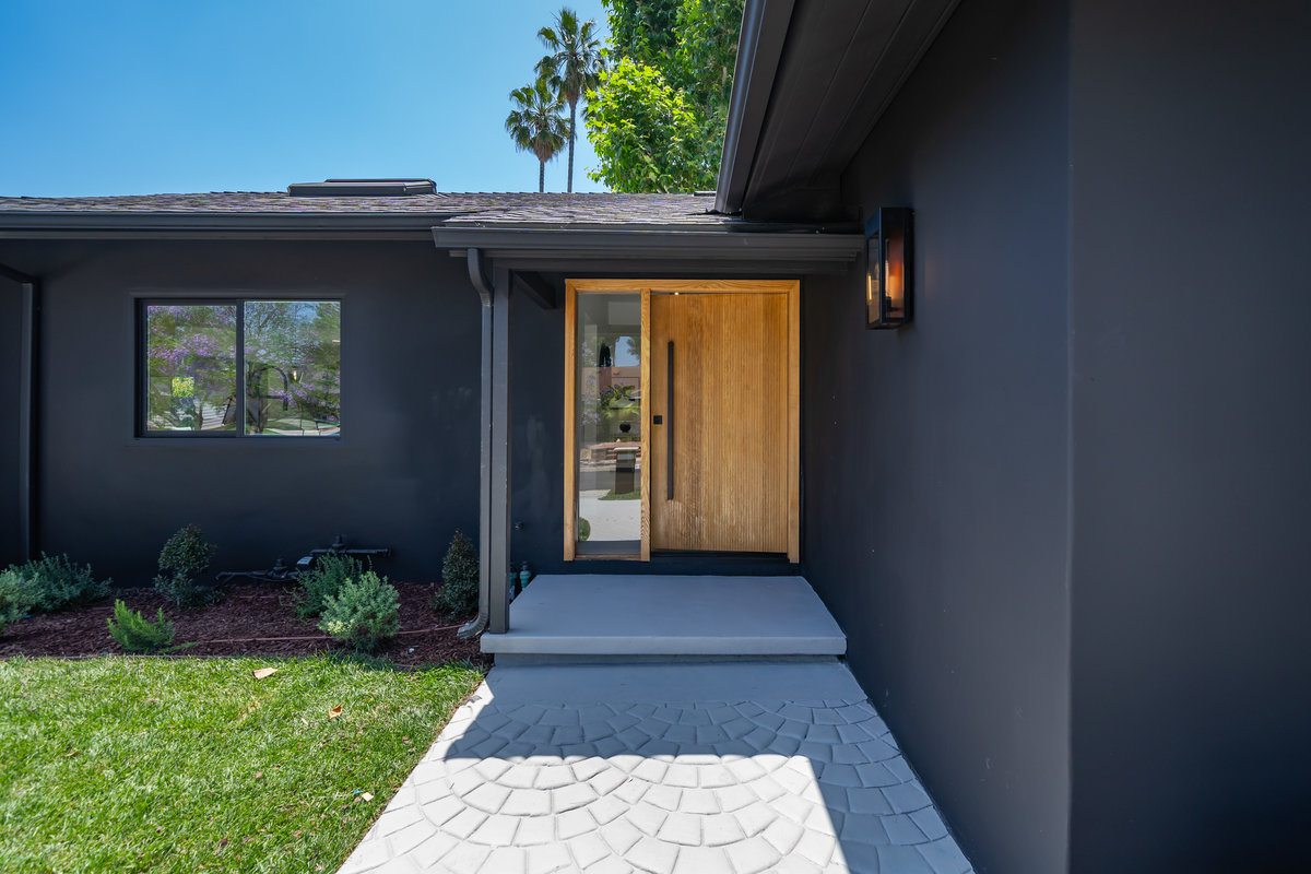 5717 Larryan Dr Woodland Hills, CA 91367